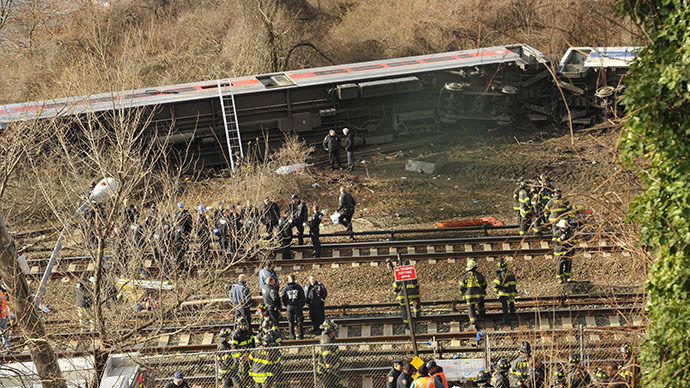 At least 4 dead, 63 injured in NYC train derailment — RT USA News