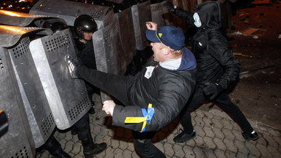 Shocking footage: Ukrainian cops brutally beat prone protester with batons