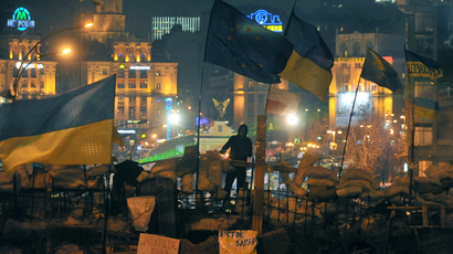 Police dismantle barricades in Kiev as tensions run high