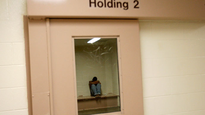 US guards 'did nothing' to stop adult prisoners from raping juveniles