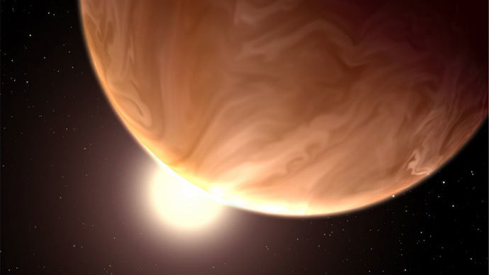 Two amazing cloudy 'super-worlds' spotted by Hubble telescope