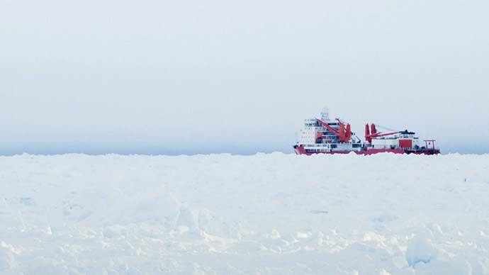 ​Chinese ship fails to break out of ice trap in Antarctica after rescue mission