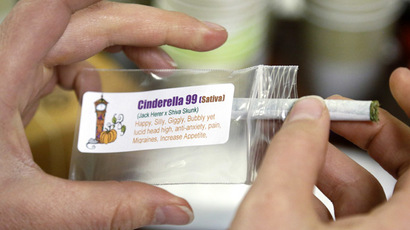 'Useless' TSA scanners provided endless fodder for employees, former agent alleges