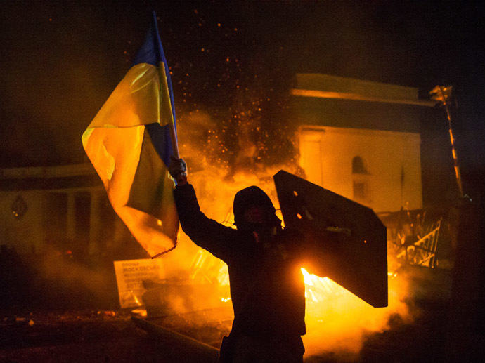 Grenade explodes during clashes between police and rioters in central Kiev on January 20, 2014. (AFP Photo/Volodymyr Shuvaev)