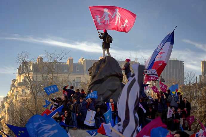 Supporters of the "La Manif Pour Tous" (Protest for Everyone) movement demonstrate to defend their vision of the traditional family, on February 2, 2014 in Paris (AFP Photo / Eric Feferberg)