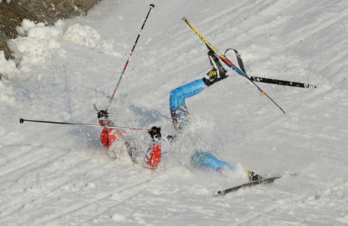Russian athlete Anton Gafarov falls during the Men's Sprint Free Semifinals (RIA Novosti / Konstantin Chalabov)