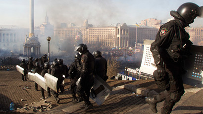 Kiev allows police to use firearms, demands armed rioters lay down weapons