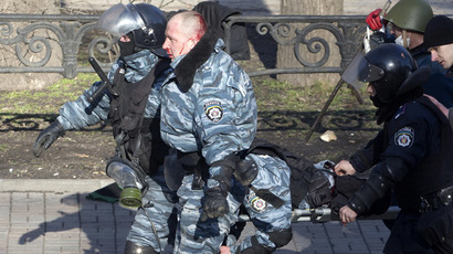 Kiev allows police to use firearms, demands armed rioters lay down weapons