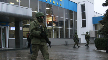Crimean self-defense squads in stand off with Ukrainian soldiers at Belbek airport
