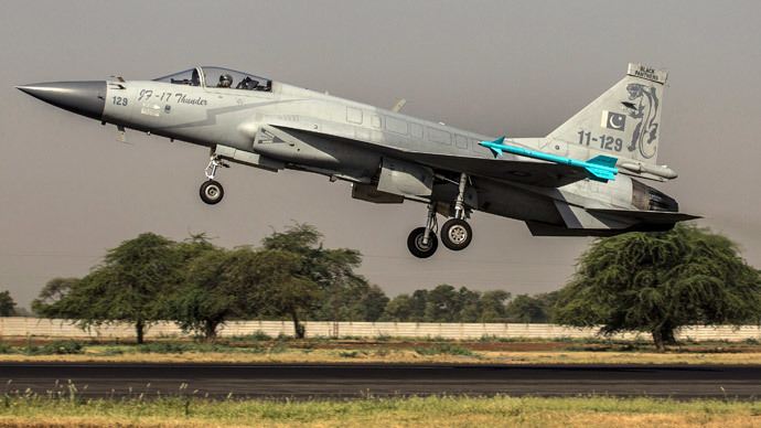 Pakistan halts airstrikes against Taliban after militants announce truce