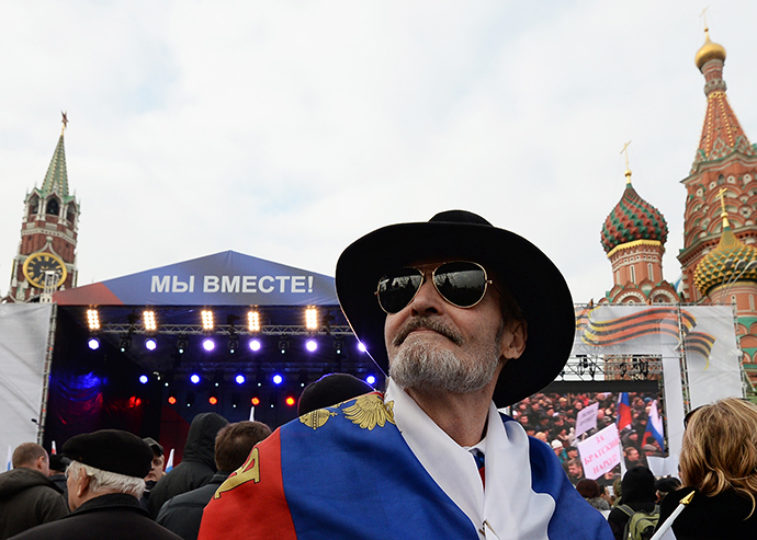 Participants in the "We Are Together" rally and concert to support the residents of the Crimea, at Vasilyevsky Slope, Moscow on March 7, 2014. (RIA Novosti / Maksim Blinov)