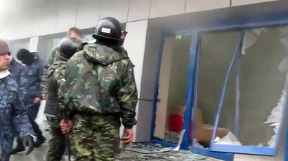 Vigilantes harass pro-Russian ribbon wearers in Ukraine