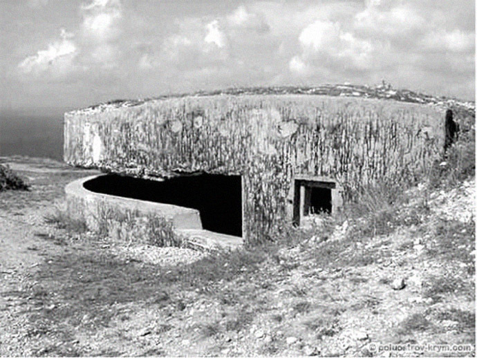 Soviet coastal battery #18. Cape of Fiolent neat Balaklava (From www.poluostrov-krym.com)
