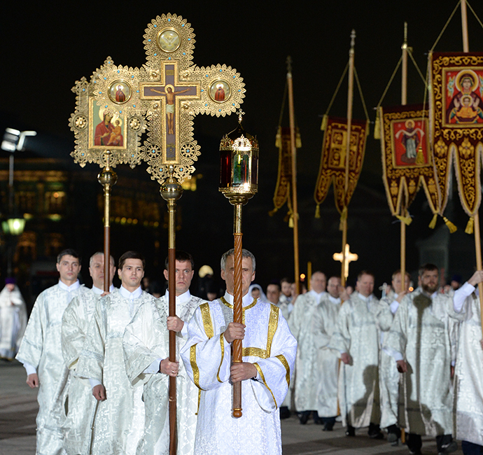 Russian Orthodox priests attend an Easter service in the Christ the Saviour Cathedral in Moscow, April 19, 2014. (RIA Novosti / Sergey Pyatakov)