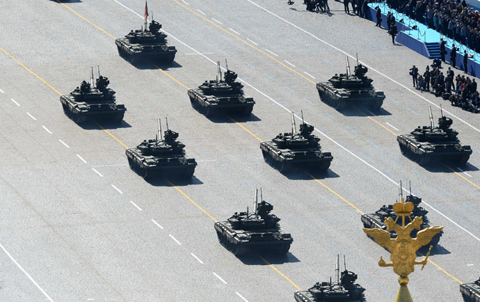 T90 tanks during a parade marking the 69th anniversary of the victory in the Great Patriotic War, on Moscow's Red Square. (RIA Novosti)