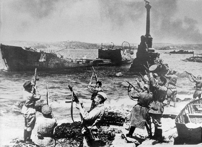 May 1944. Soviet soldiers saluting on the embankment in honor of Sevastopol's liberation. (RIA Novosti)