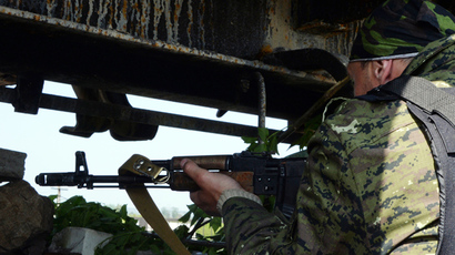 Kiev’s troops roll through E.Ukraine in ‘bid to disrupt voting’ – self-defense forces