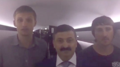 Masked mob savages newspaper office in Kiev (PHOTOS, VIDEO)