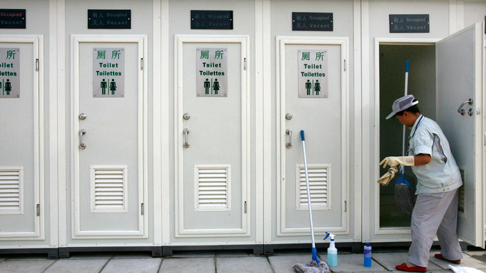 China septic tank tragedy: 2 die, 3 injured retrieving $320 phone lost down toilet