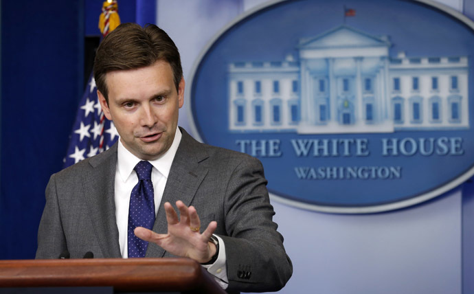 Josh Earnest (Reuters/Kevin Lamarque)