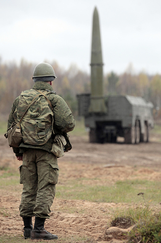 Iskander high-precision missile system in place during military exercises (RIA Novosti)