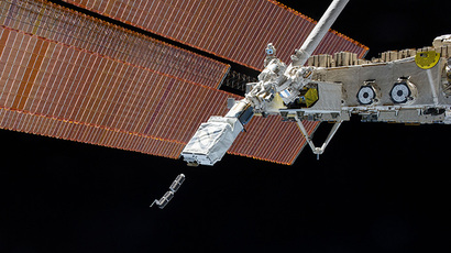 SpaceX’s Elon Musk mulls 100s of ‘lighter, cheaper’ internet satellites