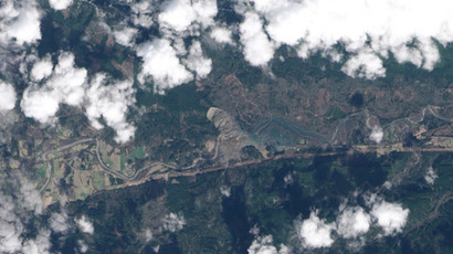 SpaceX’s Elon Musk mulls 100s of ‘lighter, cheaper’ internet satellites