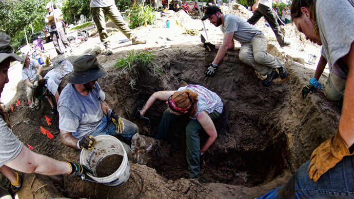 Mass graves filled with remains of immigrants discovered in Texas