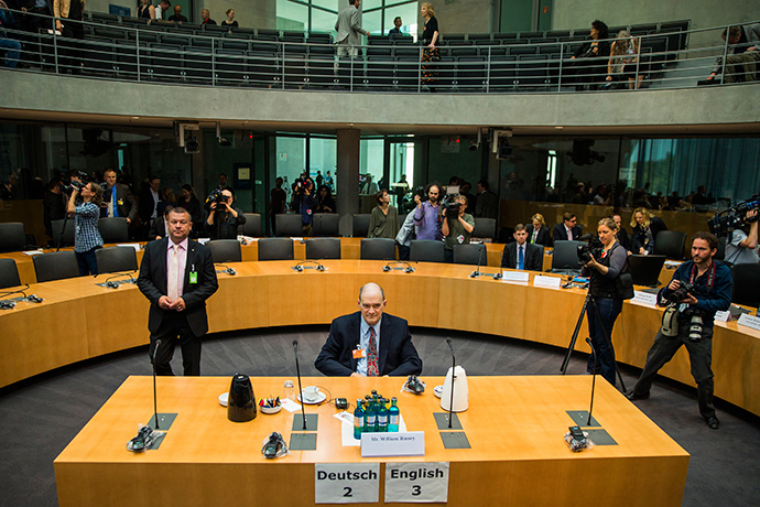 Former technical director of the National Security Agency (NSA) William Binney (C) sits in the witness stand of a parliamentary inquiry in Berlin investigating the NSA's activities in Germany July 3, 2014 (Reuters / Thomas Peter)