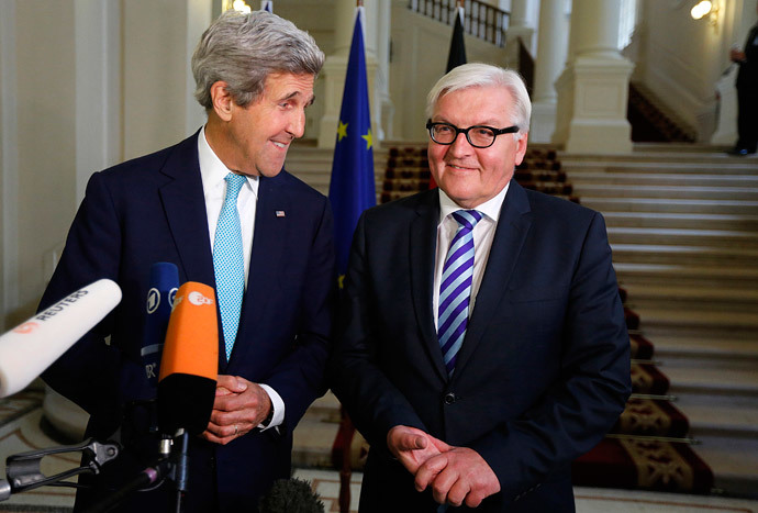 US Secretary of State John Kerry (L) and German Foreign Minister Frank-Walter Steinmeier (R) , in Vienna, on July 13, 2014.(AFP Photo / Jim Bourg)