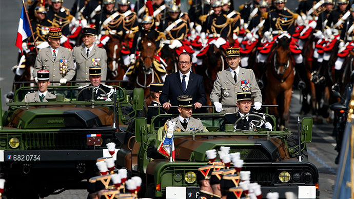 Hollande booed at French Bastille Day parade (VIDEO)