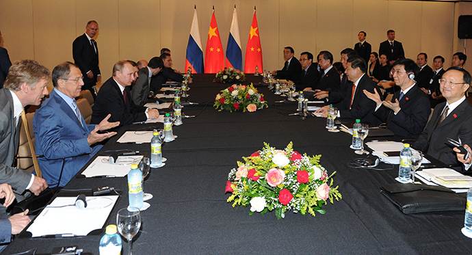 Russian President Vladimir Putin meets his Chinese counterpart Xi Jinping in Fortaleza, Brazil (RIA Novosti / Mikhail Klementiev)