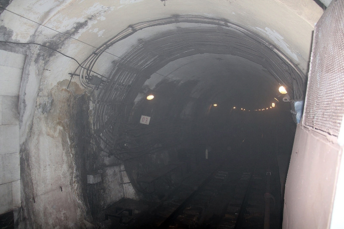 Smoke at the Okhotny Ryad subway station in Moscow (RIA Novosti)