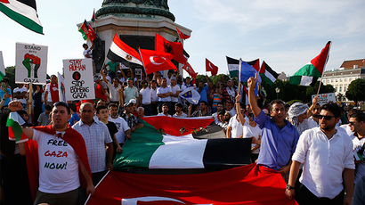 Israeli Gaza offensive inspires global rallies, Paris protest turns violent