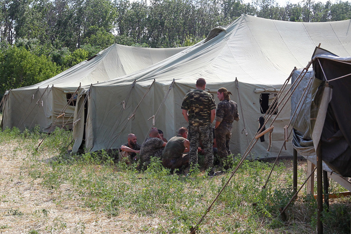 Ukrainian soldiers in a tent camp in Rostov Region. (RIA Novosti / Feodor Larin)