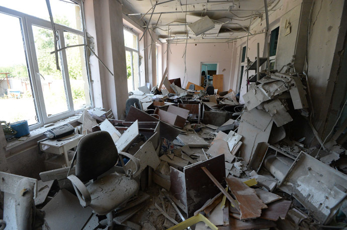 The building of an outpatient clinic destroyed in the Ukrainian army's artillery attack in Donetsk. (RIA Novosti/Mikhail Voskresenskiy)