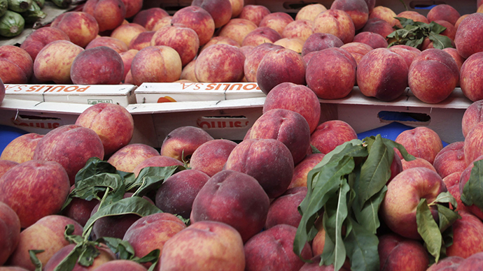 Russian food ban takes huge bite out of Greek fruit growing industry