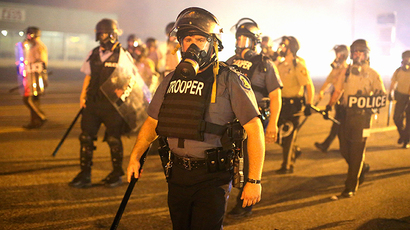 Ferguson: Dozens arrested, reporters detained, assembly rights restricted