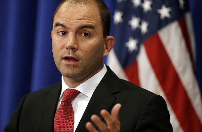 Deputy U.S. national security adviser Ben Rhodes speaks during a press briefing on Martha's Vineyard, Massachusetts, August 22, 2014. (Reuters / Kevin Lamarque)