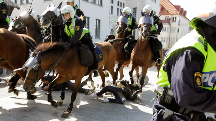 sweden-police-neo-nazi.si.jpg