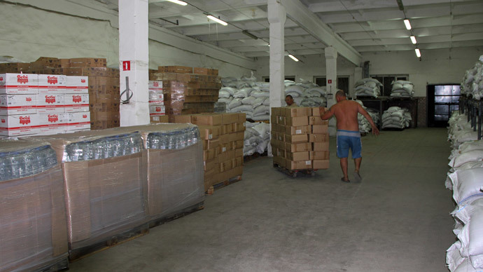 Russian humanitarian aid distribution begins in E. Ukraine