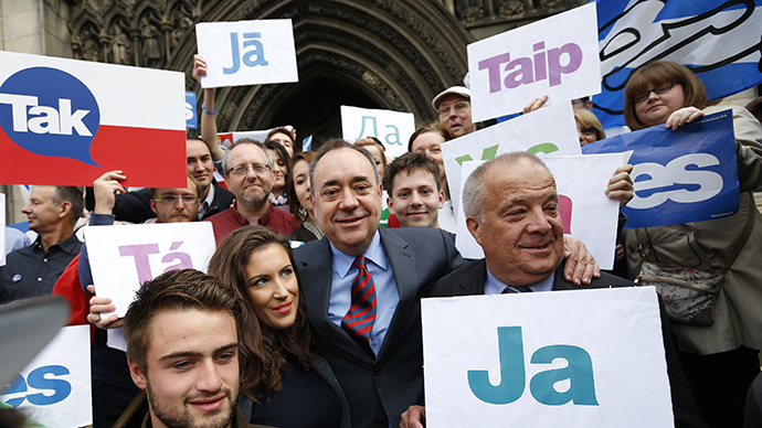 Mainstream UK parties promise Scotland more powers if it stays in the union