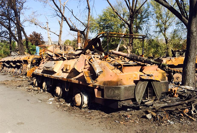 The aftermath of fighting in the outskirts of the city Lugansk in south-eastern Ukraine. (RT / Roman Kosarev)