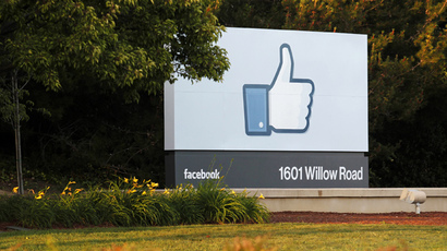 Facebook kicks political campaigns off of social network