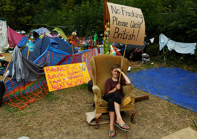 Farmers say prevailing nationwide views relating to fracking could result in a depreciation of the value of land on which such drilling is conducted. (Reuters / Luke MacGregor)