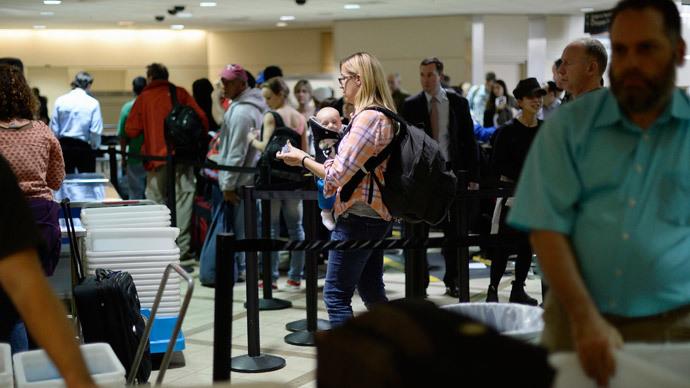 Man sues TSA for spilling his mother's ashes in suitcase