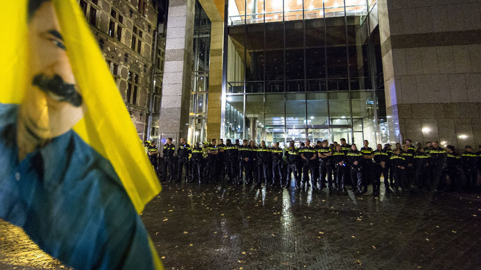 ‘Stop ISIS!’ Kurdish protesters storm Dutch parliament in The Hague (PHOTOS, VIDEO)
