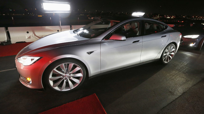 ‘Personal roller coaster’: Tesla Motors unveils electric Model S that drives itself