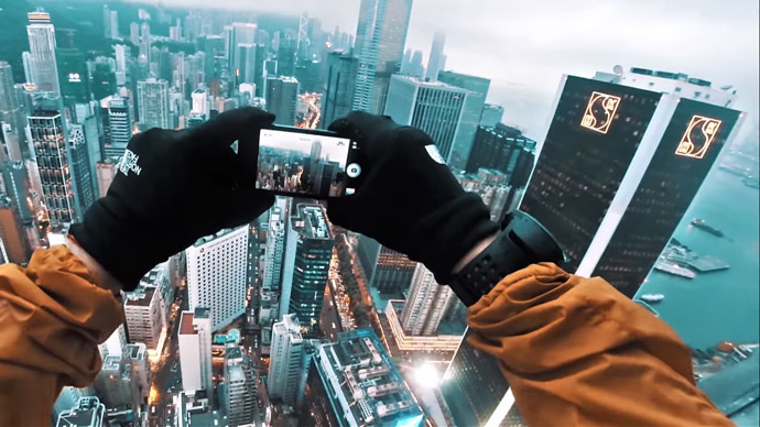 #OnTheRoofs: Russian daredevils climb world’s tallest skyscrapers, bridges (PHOTOS, VIDEO)