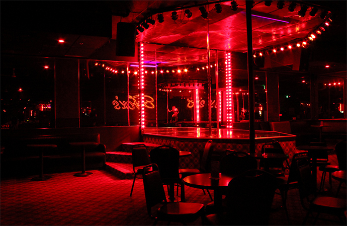 The stage at Dreamgirls at Fox's (Image from dreamgirls-foxs.com)
